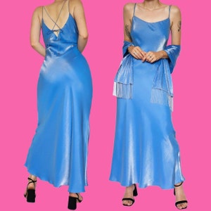 Superbe robe de soirée bleue soyeuse avec perles et châle assorti UK 12