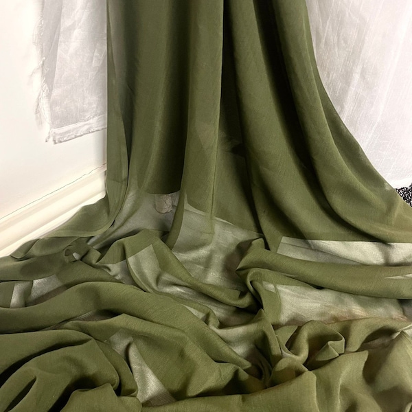 1 mètre de tissu de robe doux en mousseline de soie vert olive flottant léger 45 » de large