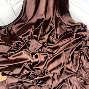 1 Meter brauner seidig weicher Charmeuse Satin Stoff in 150 cm Breite