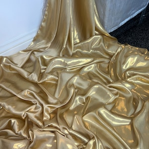 1 Meter Gold / Gold mit leichtem Schimmer auf Satin in 150 cm Breite