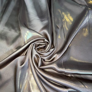 1 Meter champagnerfarben glänzender, weich schimmernder Satin in Breite 150 cm
