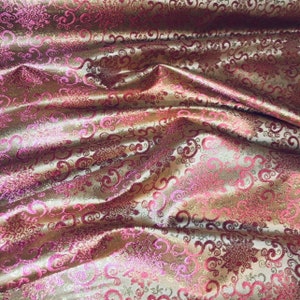 1 Meter Hot Pink / Gold glänzender Blumen Swirl Print Metallic Brokat 45” breit