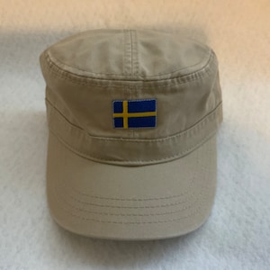 Cap With Swedish Flag - Beige
