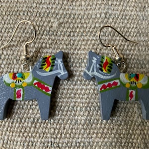 Dala-horse Earrings - silver grey