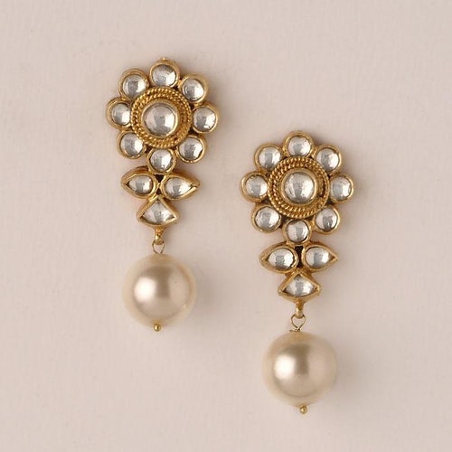 Boucles d'oreilles pendantes en perles Bijoux indiens Kundan Bollywood Créateur de mode Bijoux Plaqué or Bijoux du patrimoine ethnique Boucles d'oreilles pour femmes