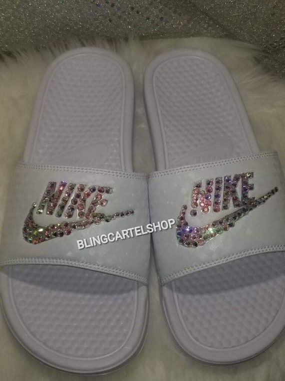 nike slides in bulk