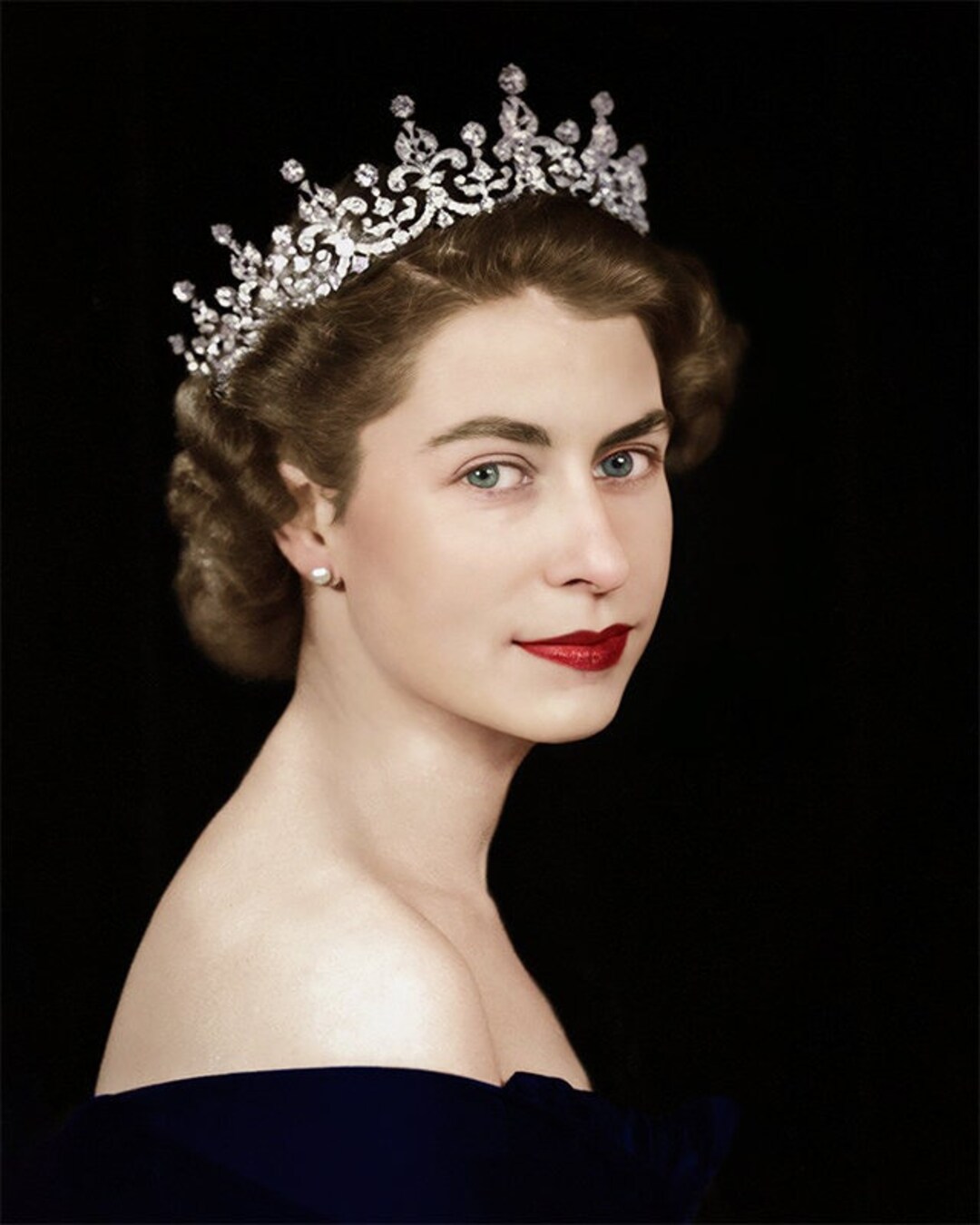Queen Elizabeth. the First Official Photographic Sitting With Etsy