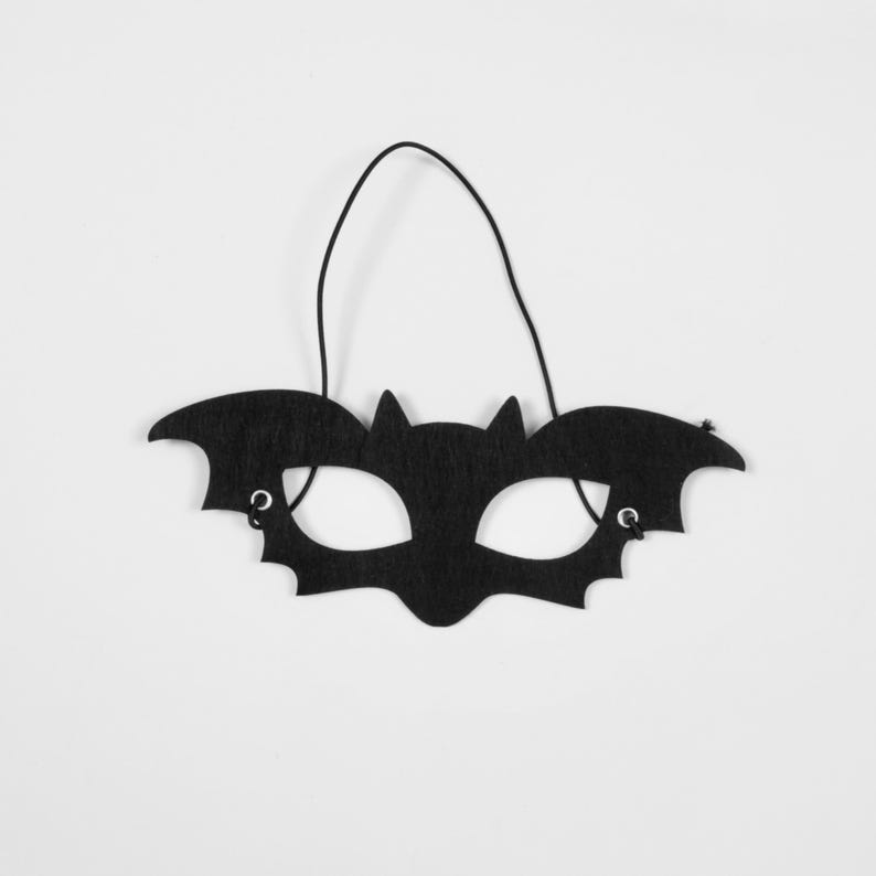 Black felt bat mask for kids.