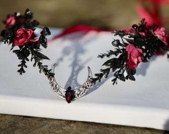 Black Leaf and Red Rose Crescent elven circlet. Elven Crown, fairy tiara, elven tiara, forehead tiara, black fairy crown, woodland party