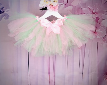 Tutu skirt for girls. Perfect for cake smash, babies birthday gifts, birthday parties, childrens party dress, fairy dress up, fairy party.