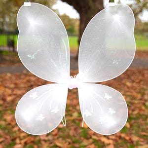 White fairy wings for adults and children. Hen parties, angel wings, butterfly wings, children&#39;s fairy wings, fairy costume, fairy cosplay.