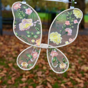 Yellow Fairy wings. Tulle fabric with handcrafted embroidered yellow flower design. Cake smash, 1st birthday photo shoot, flower girls.