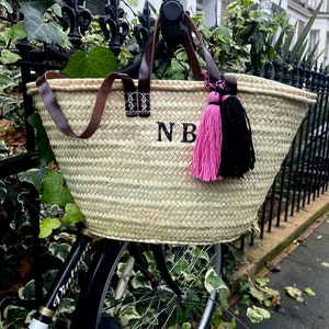 Schöner minimalistischer marokkanischer personalisierter französischer Warenkorb, Strandtasche, Geburtstagsgeschenk.