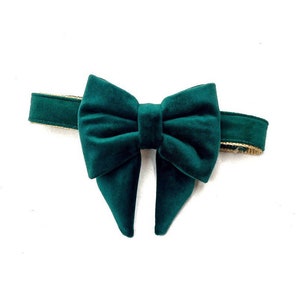Green Velvet Christmas Dog Bow, Removable Bow for Collar, Special Event, Girl Dog accessory, Detachable Sailor Bow, Velvet Bow, Festive