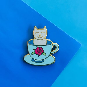 Enamel pin - teacup cat