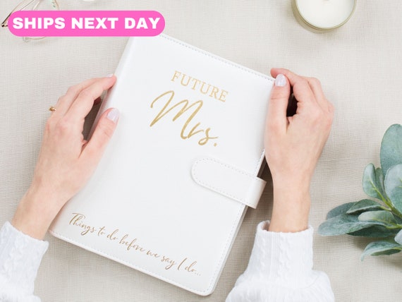  Wedding Planner Book and Organizer for The Bride 2021 -Pink  Faux Leather, Gold foil Stamped 'Busy Planning Our Wedding Day' Wedding  Binder Engagement Gifts for Women : Office Products