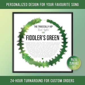 Peut inclure: Un fichier numérique imprimable d'une vague sonore verte avec les paroles de la chanson "Fiddler's Green" du groupe The Tragically Hip. Le texte "The Tragically Hip" et "Read Apples" est également inclus dans le graphique.