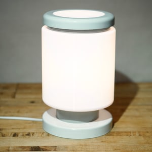 Tomorrow Lamp, futuristische, minimalistische, eigentijdse lamp.