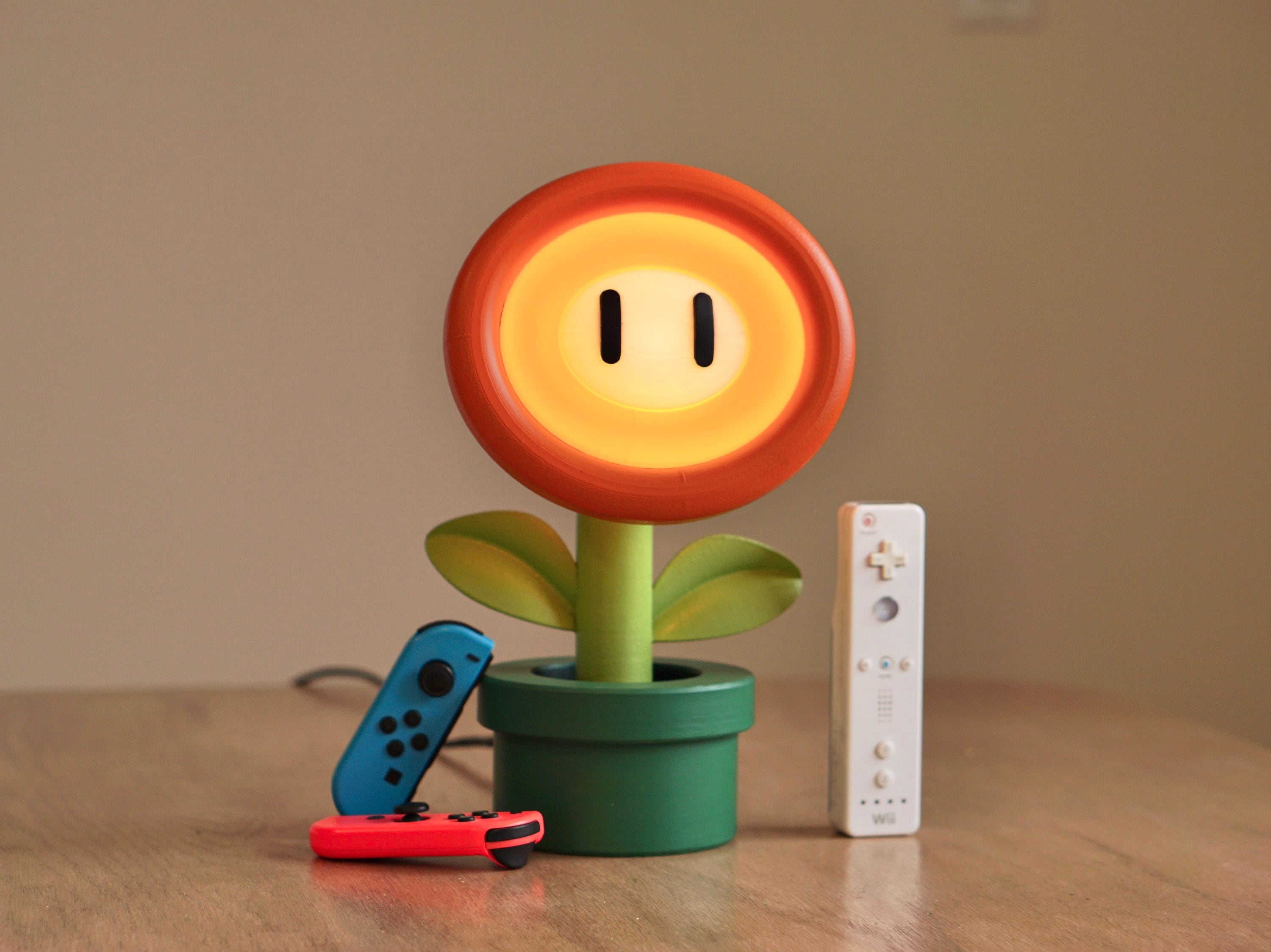 Lampada Fiore di Fuoco Lampada a tema Mario Lampada da tavolo divertente  Ispirata al film Mario -  Italia