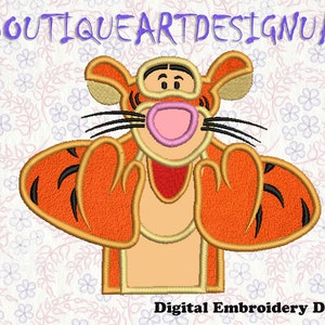 Winnie The Pooh Series Baby Pooh Hugging Baby Tiger Figure Embroidered  Patch Decorative Applique