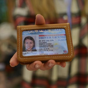 Leren ID-portemonnee, gepersonaliseerde ID-kaartportemonnee, minimalistische leren portemonnee, aangepaste ID-portemonnee, volnerf lederen portemonnee voorvak