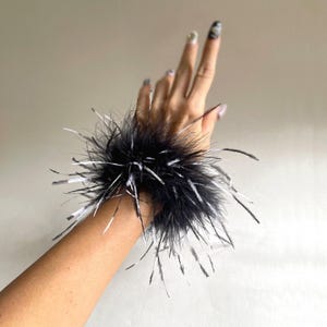 Ostrich Feather Cuffs Black & White, Feather Wrist Bracelet, Gothic Wrist Wrap, Glam Party, Evening Party, Masquerade Party, Birthday Gifts
