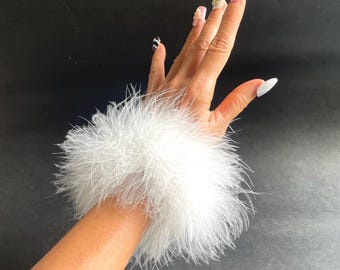 White Marabou Feather Cuffs, Wedding Feather Bracelet, Glamour Prom Birthday Dinner Ball Vintage Hollywood Party Accessory