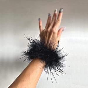 Fluffy Black Feather Cuff Glove, Ostrich Feather Cuffs Black, Detachable Feather Wrist Bracelet, Gifts for Bestfriend Birthday, Glam Party