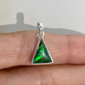 Ammolite Pendant / 925 Sterling Silver Pendant / Healing Gemstone / Gift for her / Trillion / Ammolite Jewelry / Statement Ammolite Pendant