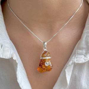 Amber Pendant / 925 Sterling Silver Pendant / Healing Gemstone / Gifts for her / Fancy Rough / Amber Jewellery / Statement Amber Pendants