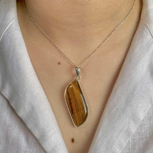 Tiger Eye Pendant / 925 Sterling Silver Pendant / Healing Gemstone / Gifts for her / Fancy Cab / Tiger Eye / Statement Tiger Eye Pendants