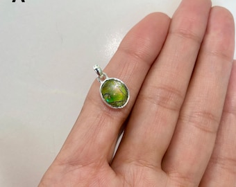 Collar con colgante de ammolita / Plata de ley 925 / Piedra preciosa curativa / Regalos para ella / Cabujón ovalado / Joyería llamativa de ammolita