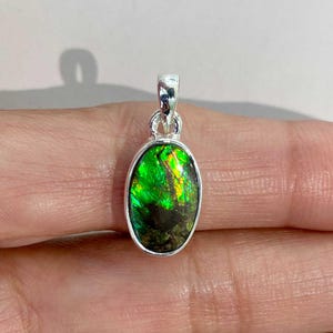 Ammolite Pendant / 925 Sterling Silver Pendant / Healing Gemstone / Gifts for her / Oval Cab / Ammolite Jewelry / Statement AML-P-237.