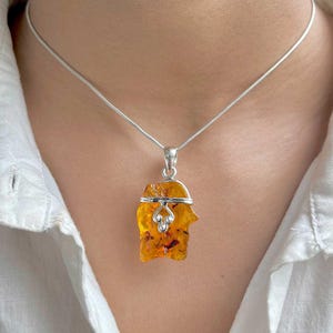 Amber Pendant / 925 Sterling Silver Pendant / Healing Gemstone / Gifts for her / Fancy Rough / Amber Jewellery / Statement Amber Pendants