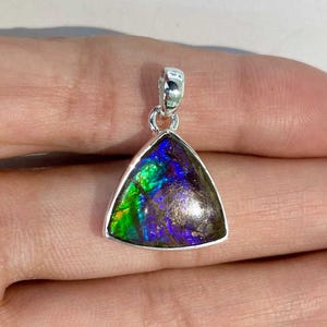 Ammolite Pendant / 925 Sterling Silver Pendant / Healing Gemstone / Gift for her / Trillion / Ammolite Jewelry / Statement Ammolite Pendant