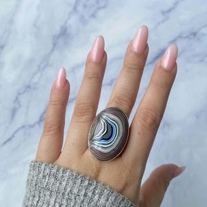 Fordite verstelbare ring / 925 sterlingzilveren ring / genezende edelsteen / cadeaus voor haar / ovale cabine / Fordite-sieraden / statement Fordite-ring