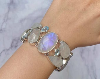 Moonstone Bracelet / Sterling Silver Bracelet / Healing Gemstone / Gifts for her / Oval Cab / Moonstone / Statement Moonstone Bracelet