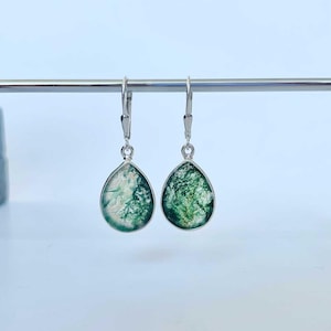 Moss Agate Earring / 925 Sterling Silver Earring / Healing Gemstone / Moss Agate Jewelry / Gifts for her / Pear Cab / Moss Agate Earrings