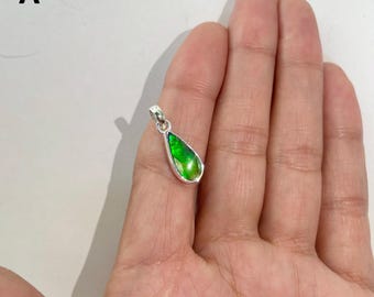 Collar con colgante de ammolita / Plata de ley 925 / Piedra preciosa curativa / Regalos para ella / Cabujón en forma de pera / Joyería llamativa de ammolita