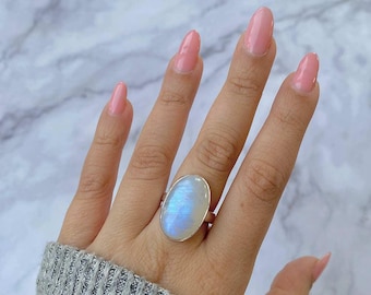 Bague réglable avec pierre de lune / Bague en argent sterling / Pierre de guérison / Cadeaux pour elle / Cabine ovale / Bague ajustable avec pierre de lune tendance