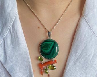 Pendentif en malachite, péridot, corail rouge / Argent sterling 925 / Pierre précieuse de guérison / Cabine ronde / Bijoux en malachite / Pendentif tendance MLC-P-31.