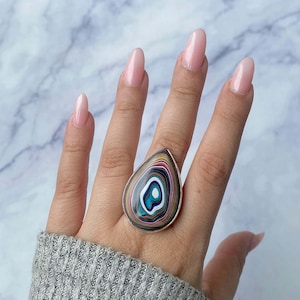 Fordite verstelbare ring / 925 sterlingzilveren ring / genezende edelsteen / cadeaus voor haar / Pear Cab / Fordite-sieraden / statement Fordite-ring
