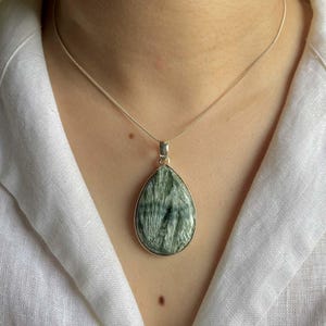 Seraphinite Pendant / 925 Sterling Silver Pendant / Healing Gemstone / Gifts for her / Pear Cab / Seraphinite / Seraphinite Pendants