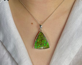 Ammoliet hanger ketting / 925 sterling zilver / Genezende edelsteen / Cadeau voor haar / Opvallende sieraden met ammoliet
