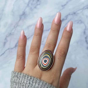 Fordite verstelbare ring / 925 sterlingzilveren ring / genezende edelsteen / cadeaus voor haar / ovale cabine / Fordite-sieraden / statement Fordite-ring