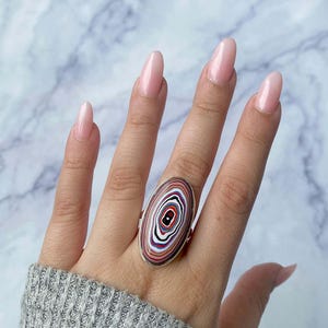 Fordite verstelbare ring / 925 sterlingzilveren ring / genezende edelsteen / cadeaus voor haar / ovale cabine / Fordite-sieraden / statement Fordite-ring