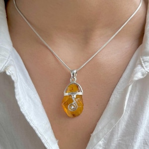 Amber Pendant / 925 Sterling Silver Pendant / Healing Gemstone / Gifts for her / Fancy Rough / Amber Jewellery / Statement Amber Pendants
