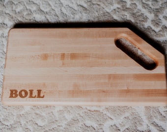 Maple Engraved Cutting Board Personalized, Handled Cheese Cutting Board, Display Food Serving Tray, Hostess Gift, Custom