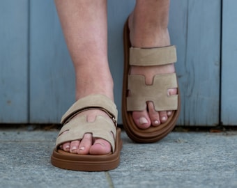 Sandali anatomici in pelle scamosciata ISMINI Comfort, cinturino regolabile, chiusura adesiva, vera pelle, fatti a mano, pelle greca e italiana