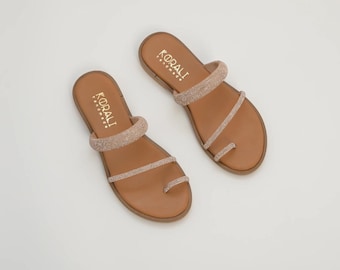 Sandali slip-on in pelle decorata ANDRIANA con anello per le dita, sandali con cinturino alla caviglia, sandali greci fatti a mano, anello per le dita, decorazioni con strass